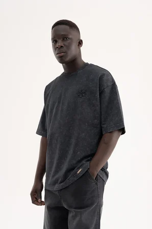 Erkek Çiçek Patch Nakışlı Oversize Tişört Siyah