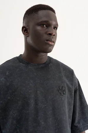Erkek Çiçek Patch Nakışlı Oversize Tişört Siyah