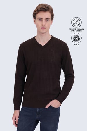 Kahverengi Regular Fit Jakarlı V Yaka Yünlü Triko Kazak | L