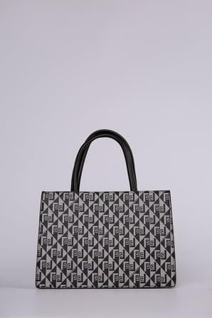 Monogram Baskılı Charm Detaylı Uzun Askılı Şık Tasarım Kadın El ve Omuz Çantası Siyah