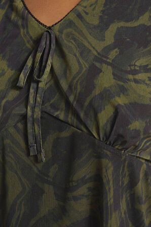 Büyük Beden Kısa Kollu V Yaka Astarlı Transparan T-shirt 304315