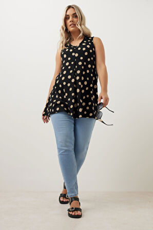 Büyük Beden V Yaka Sıfır Kol Puantiyeli T-shirt 304033