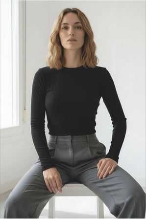 Kadın Esnek Kumaşlı Vücuda Oturan Slim Fit Uzun Kollu Lacivert T-Shirt
