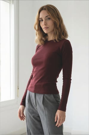 Kadın Esnek Kumaşlı Vücuda Oturan Slim Fit Uzun Kollu Lacivert T-Shirt