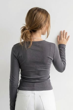 Kadın Esnek Kumaşlı Vücuda Oturan Slim Fit Uzun Kollu Lacivert T-Shirt