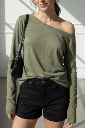 Siyah Beyaz Çizgili Kadın Düşük Omuz Kayık Yaka Rahat Kesim Uzun Kollu T-Shirt
