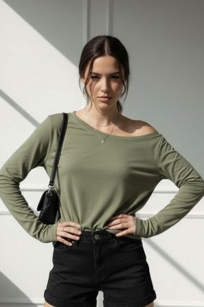 Siyah Beyaz Çizgili Kadın Düşük Omuz Kayık Yaka Rahat Kesim Uzun Kollu T-Shirt