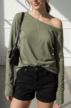 Siyah Beyaz Çizgili Kadın Düşük Omuz Kayık Yaka Rahat Kesim Uzun Kollu T-Shirt