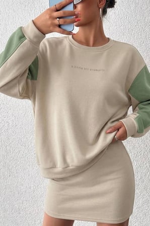 Rahat Kesim Slogan Baskılı Şardonlu Oversize Sweatshirt