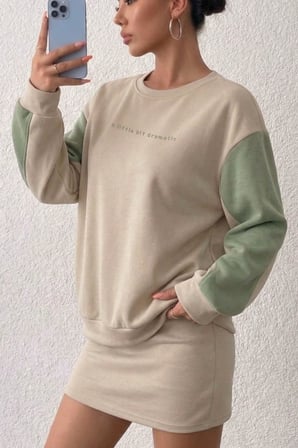 Rahat Kesim Slogan Baskılı Şardonlu Oversize Sweatshirt