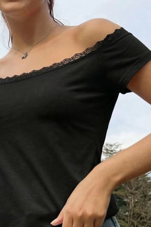 Dantel Detaylı Kayık Yaka Kısa Kollu Kadın Basic Tişört