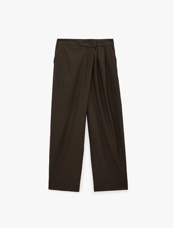 Cepli Bel Detaylı Pileli Yüksek Bel Geniş Paça Çizgili Baggy Kumaş Pantolon