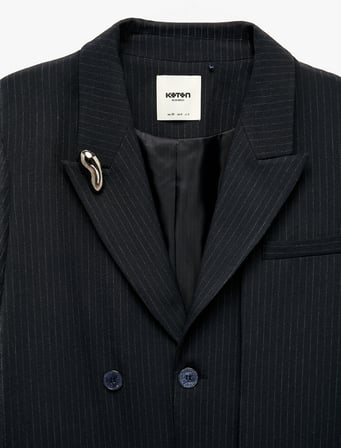 Kruvaze Yaka Uzun Kollu Metal Aksesuarlı Blazer Ceket
