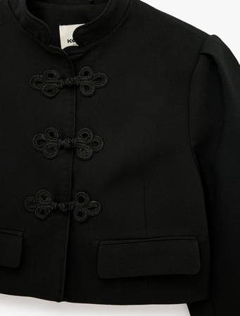 Relax Fit Uzun Kollu Hakim Yaka Crop Blazer Ceket