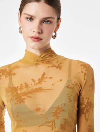 Slim Fit Dik Yaka Uzun Kollu Çiçekli Tül Bluz