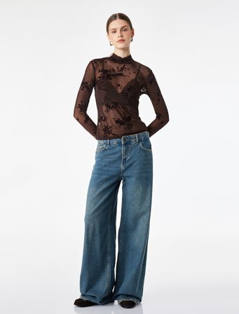 Slim Fit Dik Yaka Uzun Kollu Çiçekli Tül Bluz