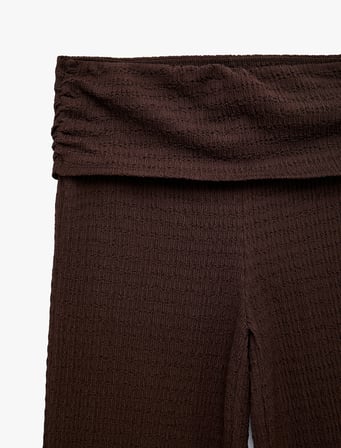 Bürümcük Kumaş Dokulu Belden Kat Detaylı Düz Bol Paça Pantolon