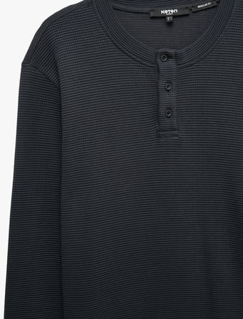 Uzun Kollu Pamuklu Waffle Dokulu Henley Yaka Sweatshirt