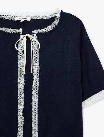 Kısa Kollu Bisiklet Yaka Dantel Detaylı Bağcıklı Triko Hırka