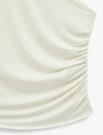Slim Fit Kısa Kollu Asimetrik Yaka Tek Omuz Bluz