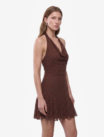 Sırt Detaylı Slim Fit Degaje Yaka Volanlı Kolsuz Taşlı Mini Abiye Elbise