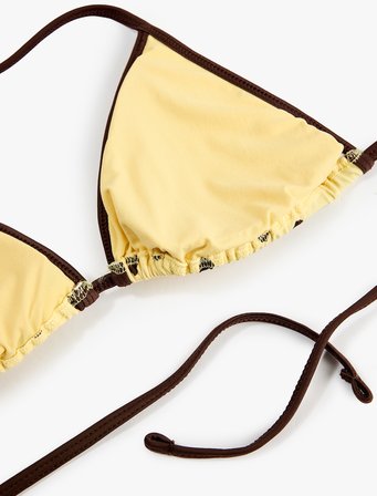 Kontrast Detaylı Biyeli Puantiyeli Üçgen Bikini Üstü