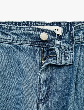 Pamuklu Bol Kalıp Pileli Düğme Detaylı Düşük Bel Denim Pantolon