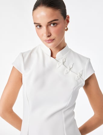 Hakim Yaka Kısa Kollu Regular Fit Nakış Detaylı Bodycon Mini Elbise