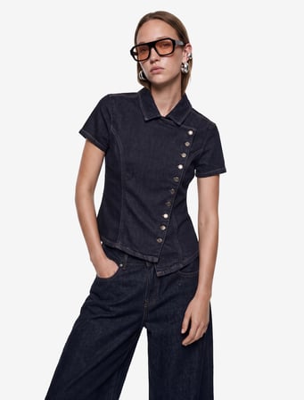 Slim Fit Pamuklu Klasik Yaka Kısa Kollu Asimetrik Kesim Düğmeli Denim Bluz