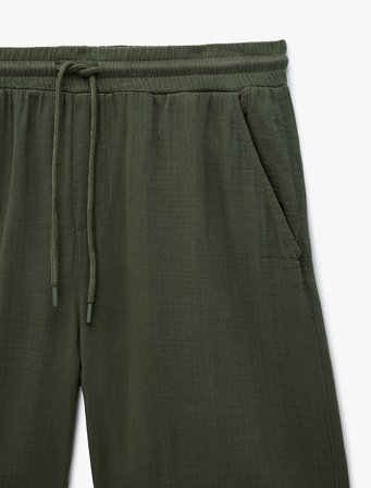 Beli Bağcıklı Cepli Regular Fit Pamuklu Müslin Bermuda Şort