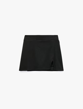 Slim Fit Yırtmaç Detaylı Viskon Karışımlı Mini Spor Şort Etek