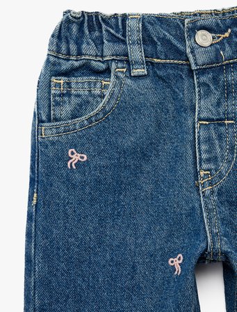 Pamuklu Fiyonk Nakış Detaylı Denim Pantolon