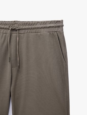 Pamuklu Regular Fit Beli Bağcıklı Cepli İnterlok Kumaş Bermuda Şort