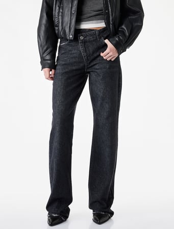 Pamuklu Düğme Detaylı Normal Bel Düz Paça Denim Pantolon - Straight Fit Jean