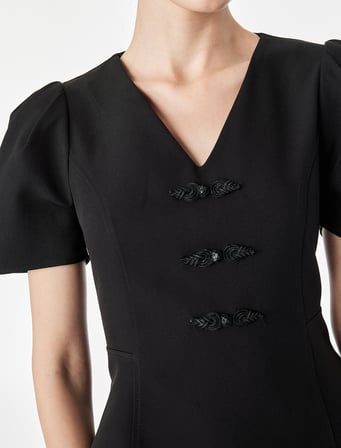 Slim Fit V Yaka Balon Kollu Süs Düğme Detaylı Peplum Bluz