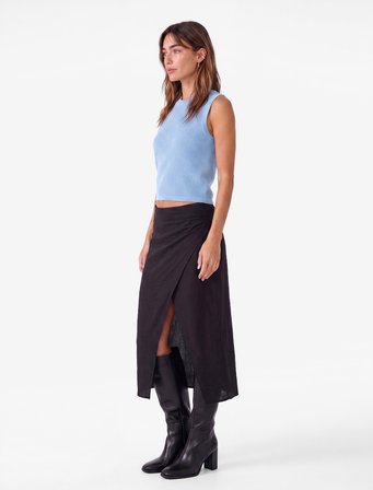 Slim Fit Viskon Kruvaze Yırtmaç Detaylı Midi Etek