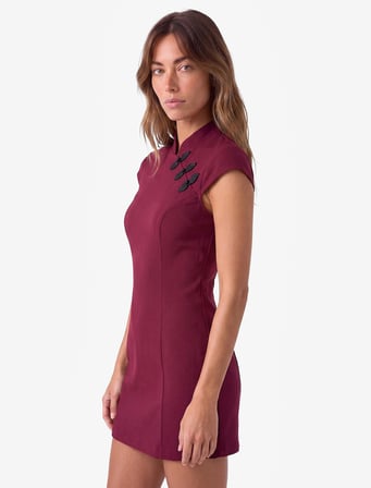 Hakim Yaka Kısa Kollu Regular Fit Nakış Detaylı Bodycon Mini Elbise