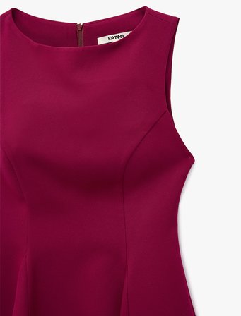 Slim Fit Bisiklet Yaka Kolsuz Mini Kloş Elbise