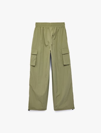 Yüksek Bel Kargo Cep Detaylı Crinkle Paraşüt Kumaş Geniş Paça Spor Eşofman Altı