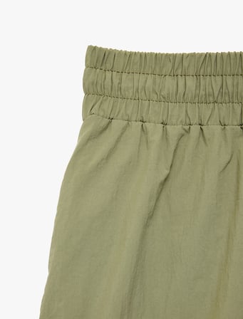 Yüksek Bel Kargo Cep Detaylı Crinkle Paraşüt Kumaş Geniş Paça Spor Eşofman Altı