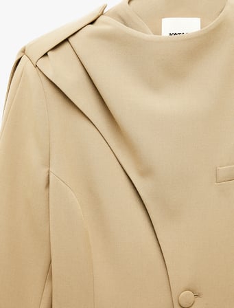 Uzun Kollu Şal Yaka Düğmeli Asimetrik Drape Detaylı Peplum Blazer Ceket