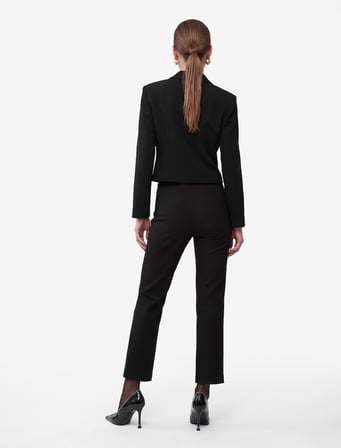 Uzun Kollu Tek Düğmeli Krep Blazer Ceket