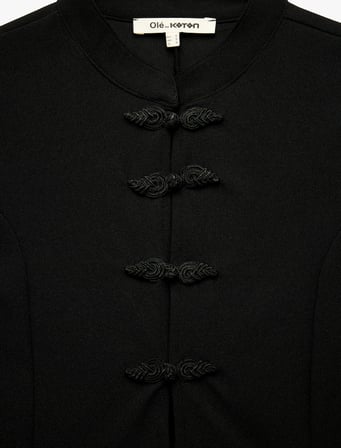 Mandarin Yaka Süslü Düğme Detaylı Slim Fit Uzun Kollu Krep Tişört