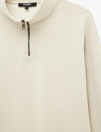 Uzun Kollu Üç İplik Şardonlu Rahat Kalıp Baskılı Yarım Fermuarlı Yaka Sweatshirt