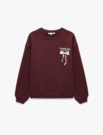 Rahat Kalıp Bisiklet Yaka Şardonlu Arkası Fiyonk Baskılı Sweatshirt