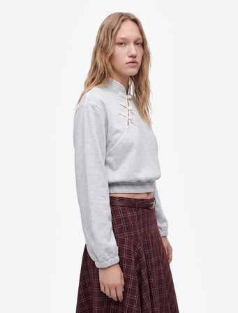 Şardonlu Rahat Kalıp Kurbağa Kapama Detaylı Süslü Düğmeli Mandarin Yaka Sweatshirt