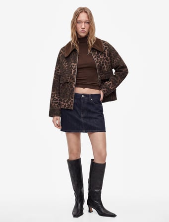 Rahat Kalıp Cepli Fermuarlı Uzun Kollu Yaka Detaylı Denim Leopar Ceket