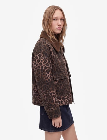 Rahat Kalıp Cepli Fermuarlı Uzun Kollu Yaka Detaylı Denim Leopar Ceket