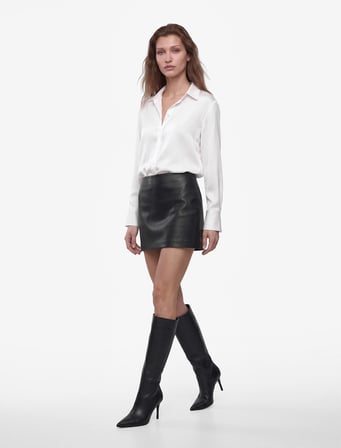 Slim Fit Pile Detaylı Suni Deri Görünümlü Şort Etek