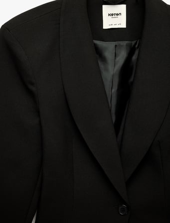 Düğmeli Geniş Yaka Uzun Kollu Crop Blazer Ceket